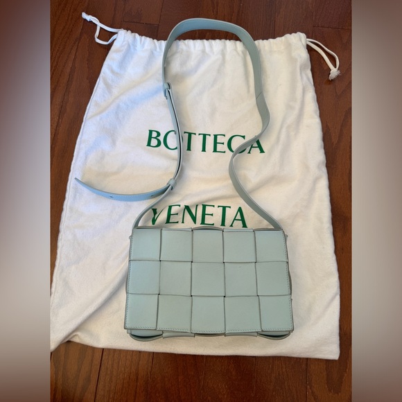 Bottega Veneta Casette Leather Bag in Teal Washed - Picture 4 of 7